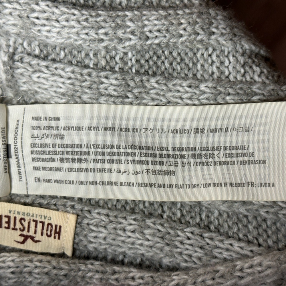 Hollister Heather Gray Infinity Scarf - Picture 4 of 4
